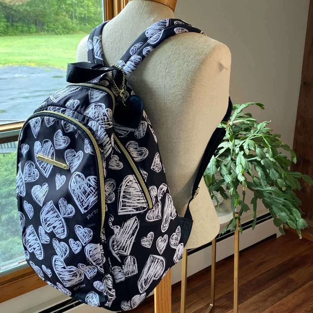 Betsy Johnson black and white heart back pack with matching zipper pouch - Picture 9 of 16